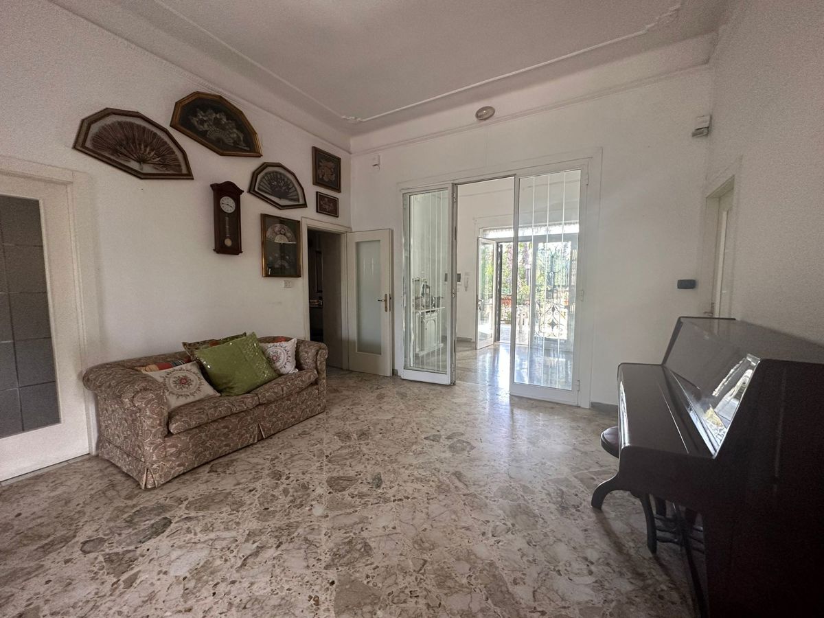 Foto 13 di 44 - Villa in vendita a Taranto