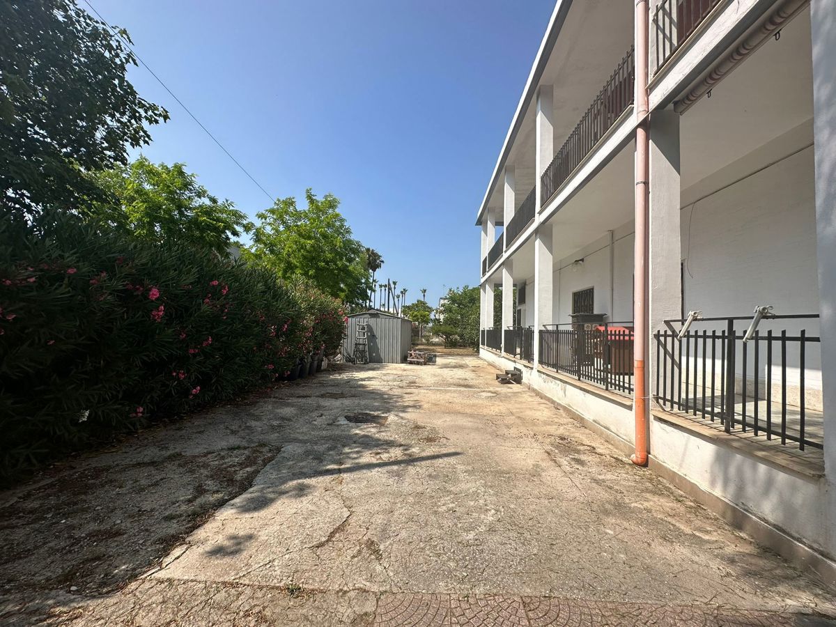 Foto 40 di 44 - Villa in vendita a Taranto