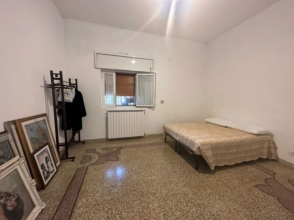 Foto 33 di 44 - Villa in vendita a Taranto