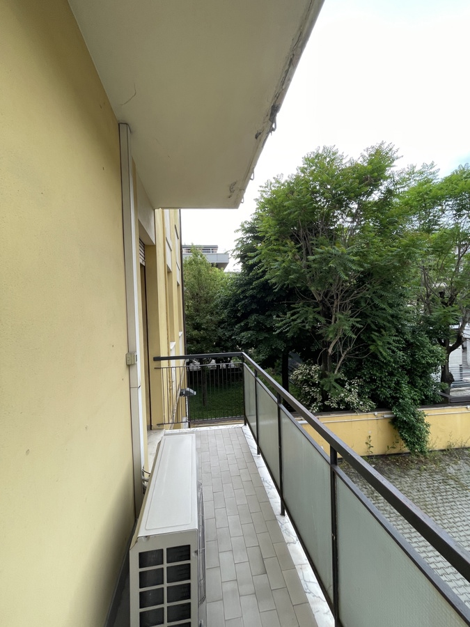 Foto 1 di 23 - Appartamento in vendita a Modena