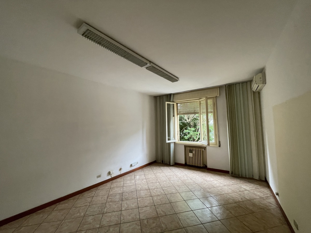 Foto 3 di 23 - Appartamento in vendita a Modena