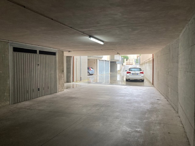 Foto 2 di 4 - Garage in vendita a Brindisi