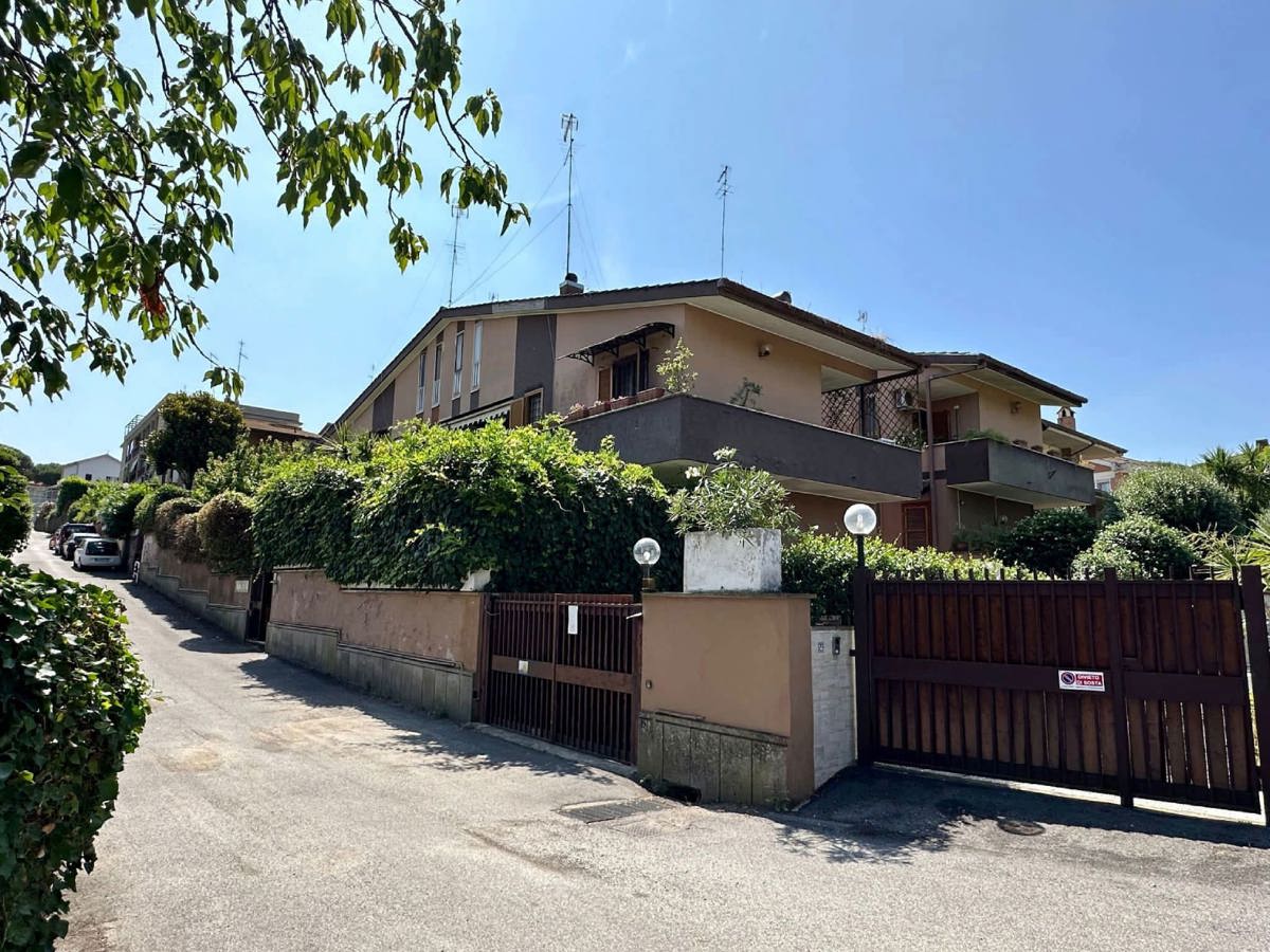 Foto 31 di 36 - Villa a schiera in vendita a Roma