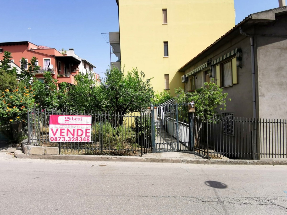 Foto 1 di 21 - Casa indipendente in vendita a San Salvo