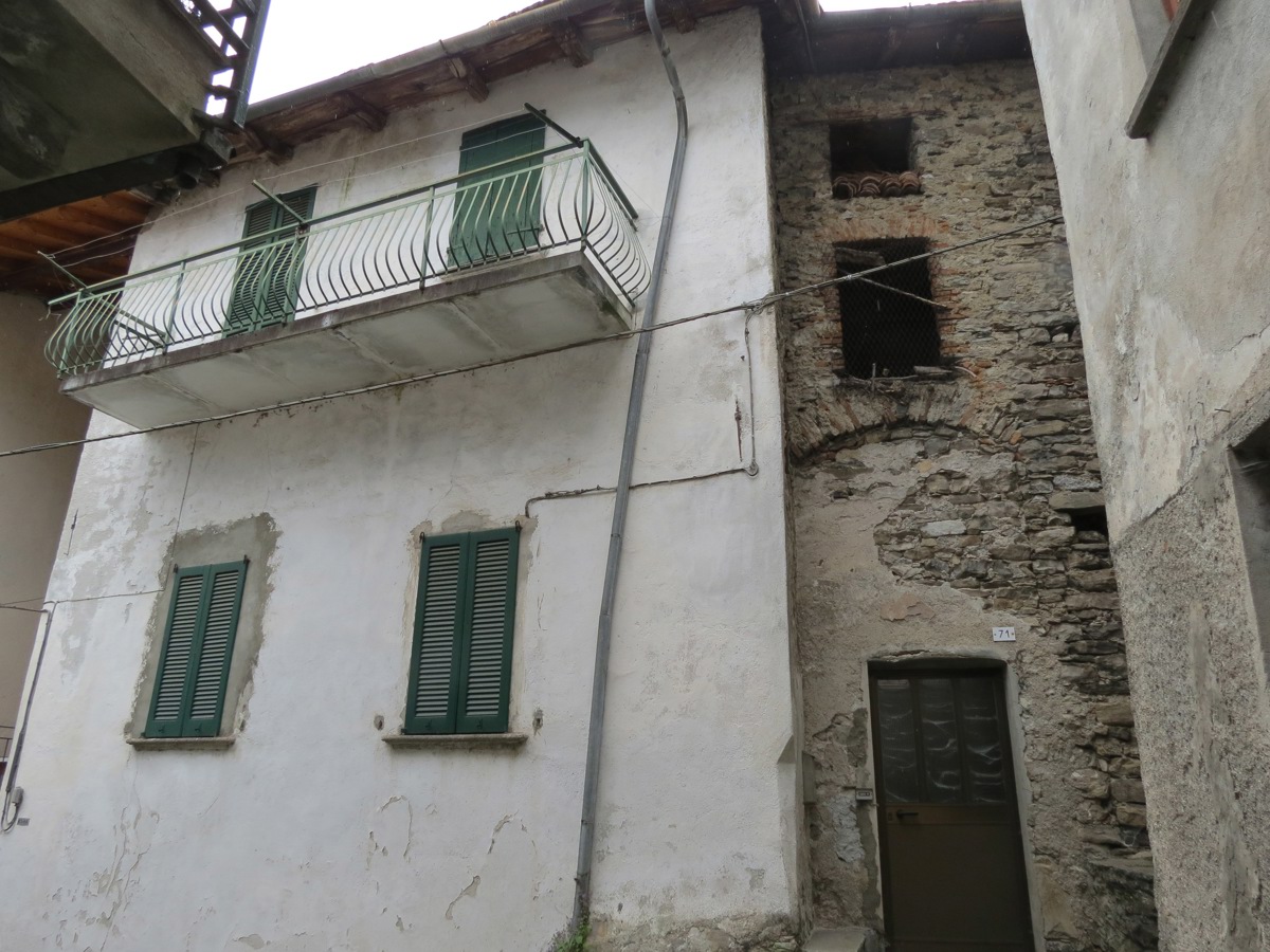 Casa indipendente in vendita a Lezzeno (CO)