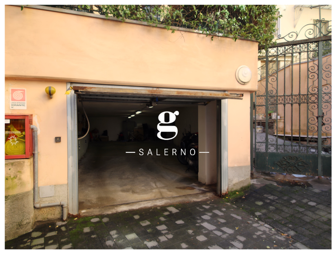 Foto 2 di 4 - Garage in vendita a Salerno