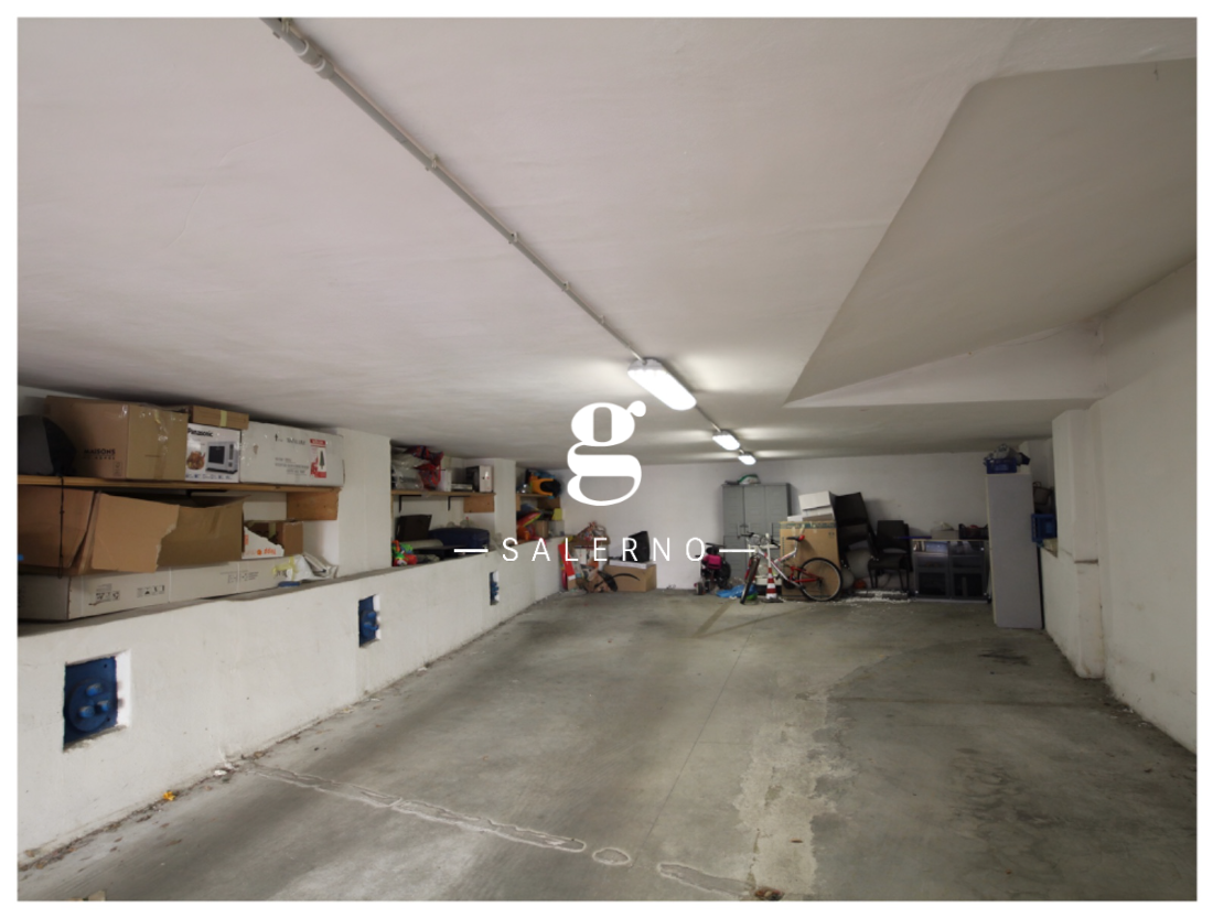 Foto 4 di 4 - Garage in vendita a Salerno