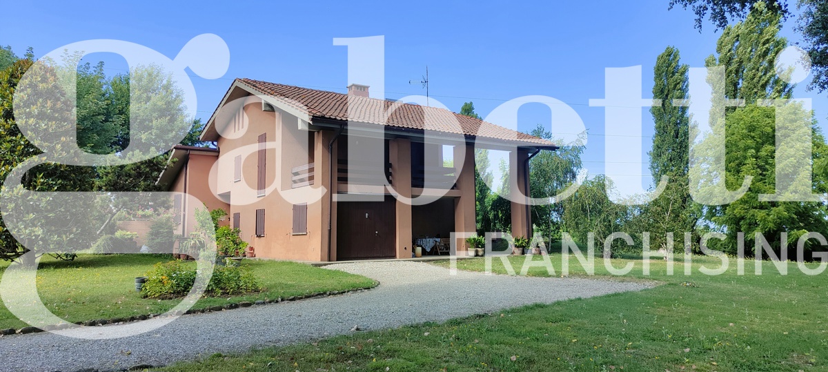 Foto 1 di 45 - Villa in vendita a San Giovanni in Persiceto