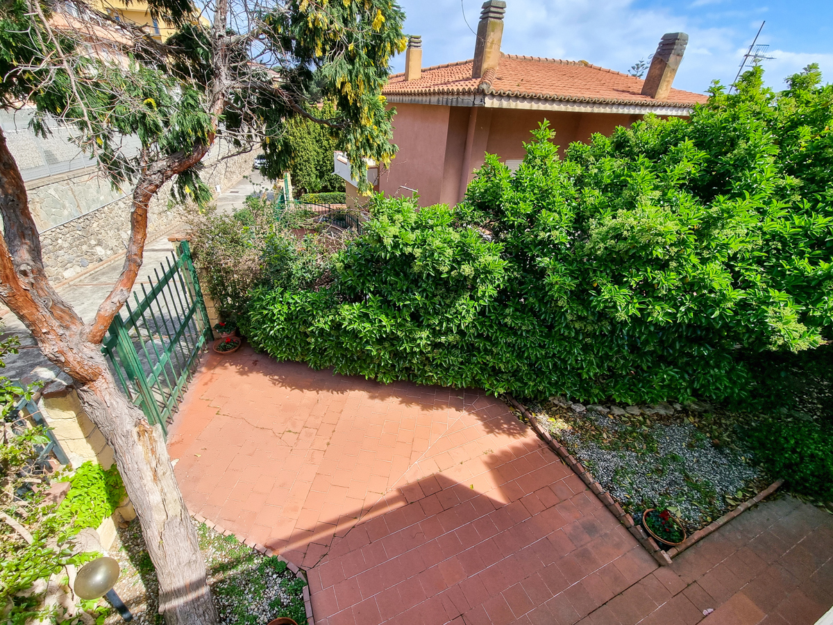 Foto 38 di 41 - Villa in vendita a Messina