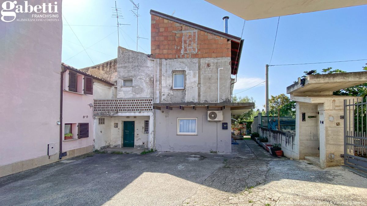Foto 1 di 39 - Casa indipendente in vendita a Lanciano