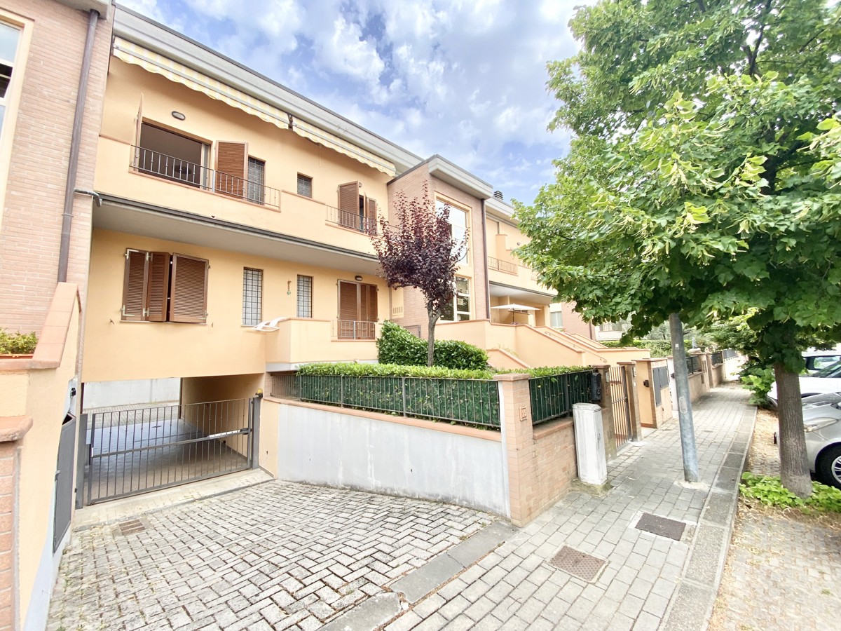 Foto 2 di 24 - Appartamento in vendita a Montevarchi