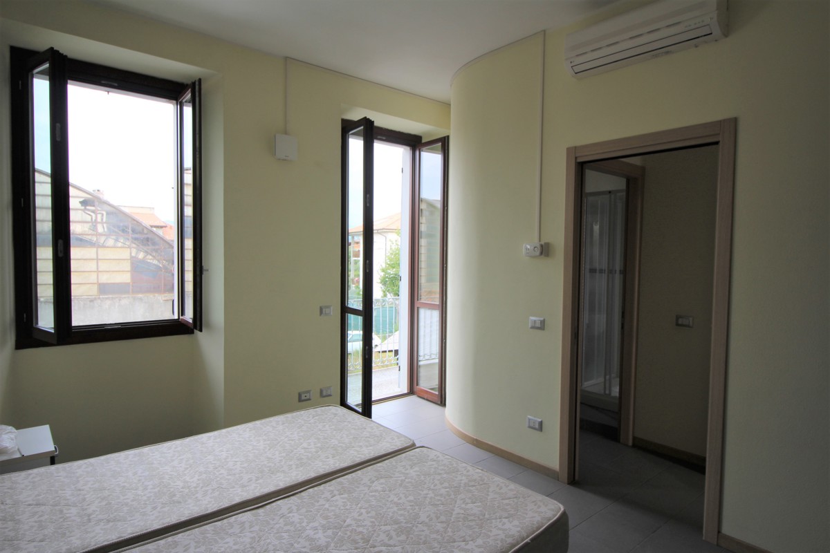 Foto 12 di 14 - Appartamento in vendita a Borgomanero