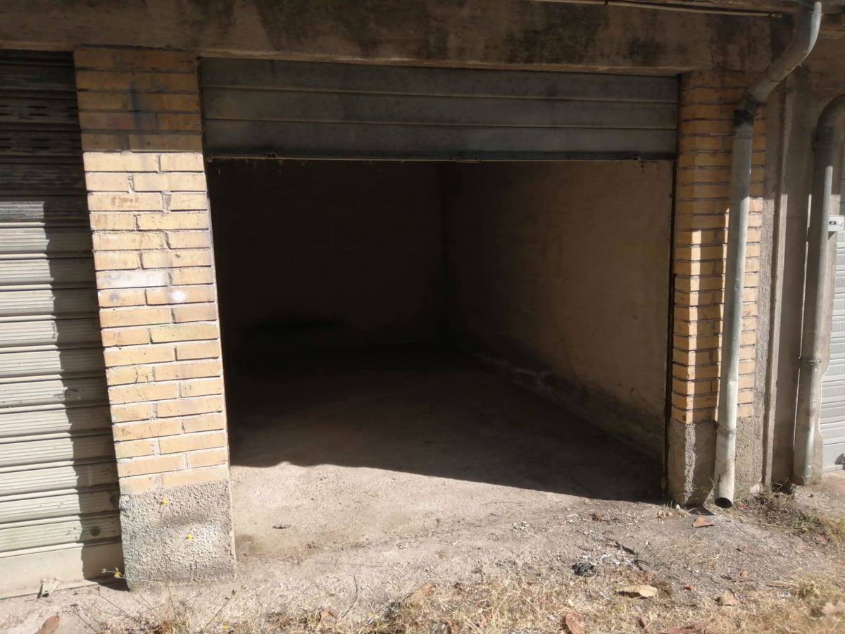 Foto 1 di 2 - Garage in vendita a Spoleto