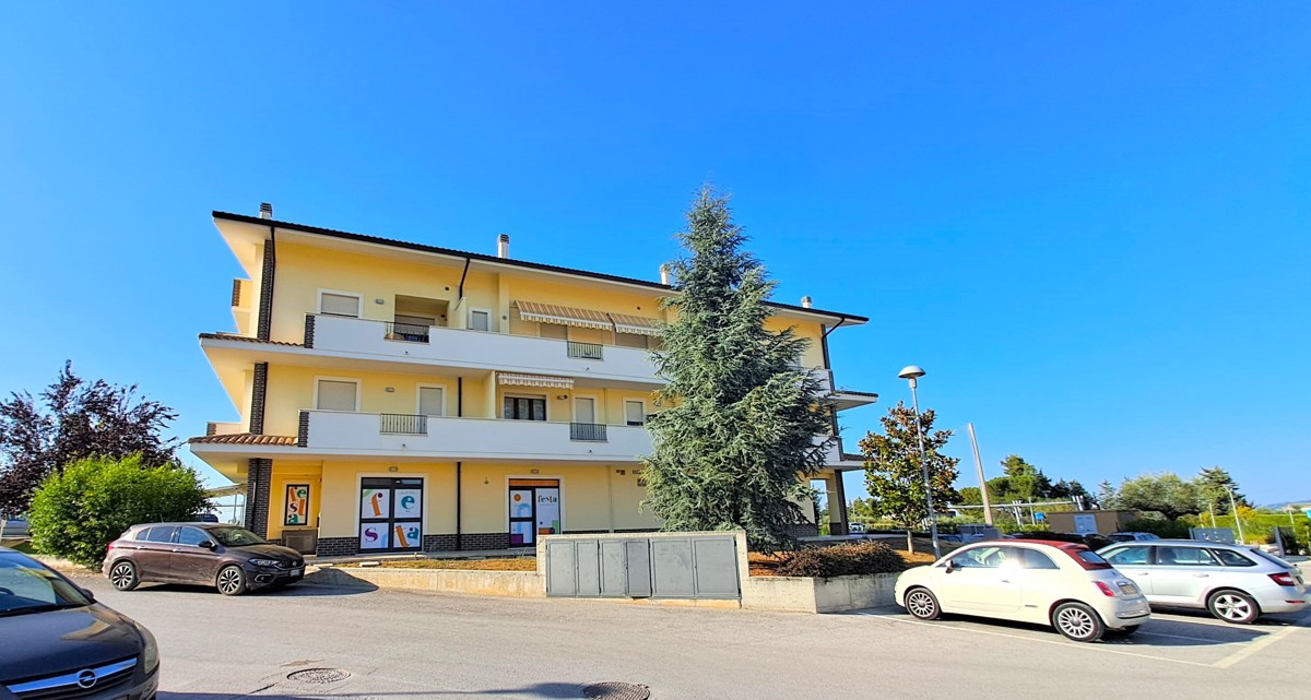 Foto 3 di 18 - Appartamento in vendita a Rosciano