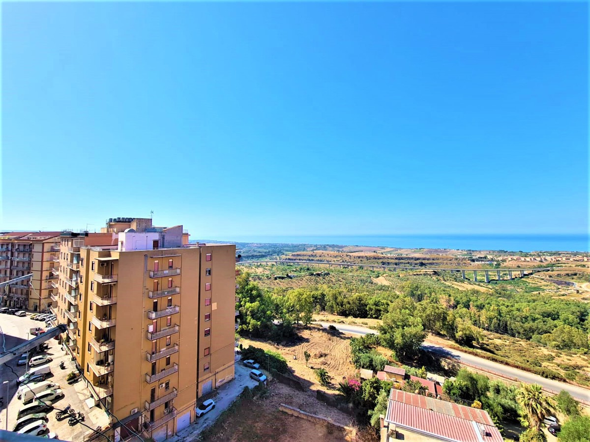 Foto 23 di 25 - Appartamento in vendita a Agrigento
