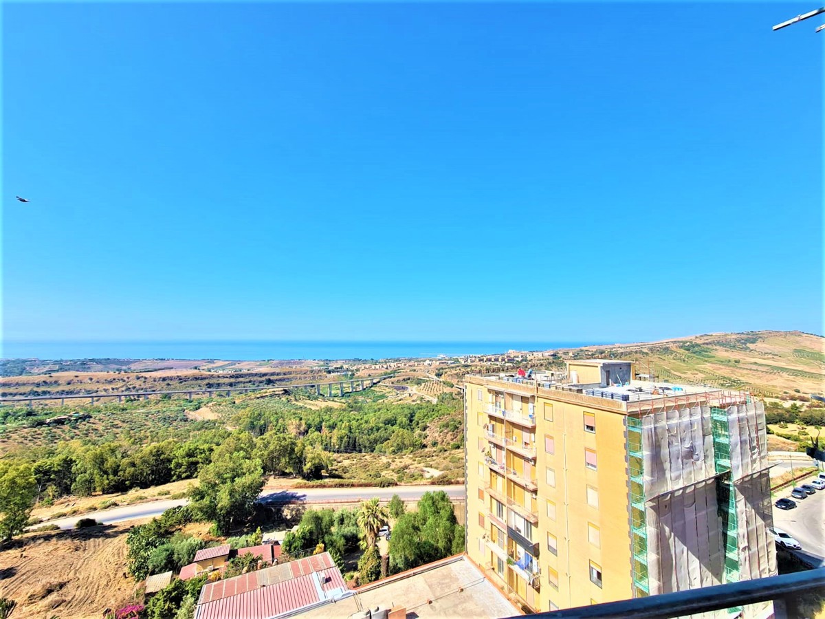 Foto 24 di 25 - Appartamento in vendita a Agrigento