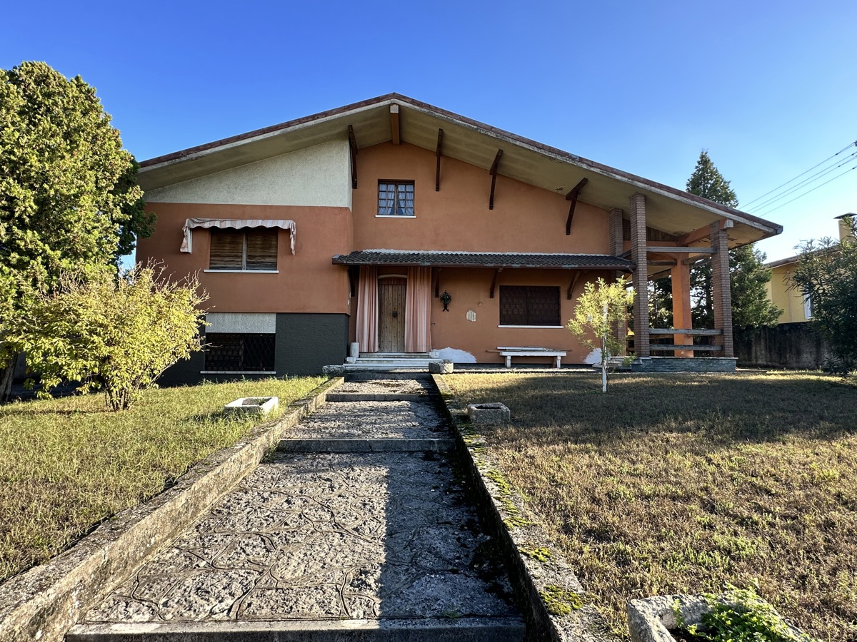 Villa in vendita a Isola Rizza