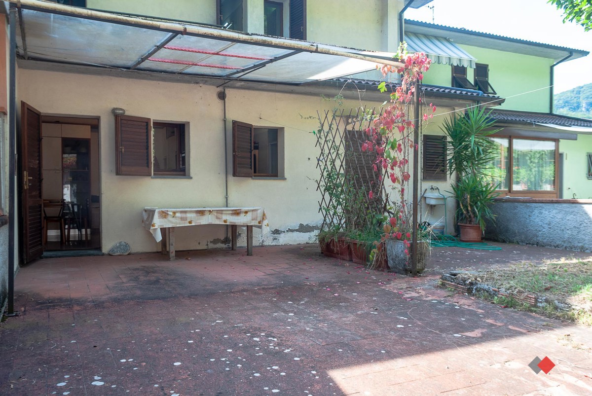 Foto 35 di 39 - Villa a schiera in vendita a Castelnuovo Garfagnana