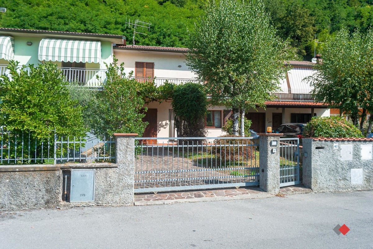 Foto 32 di 39 - Villa a schiera in vendita a Castelnuovo Garfagnana