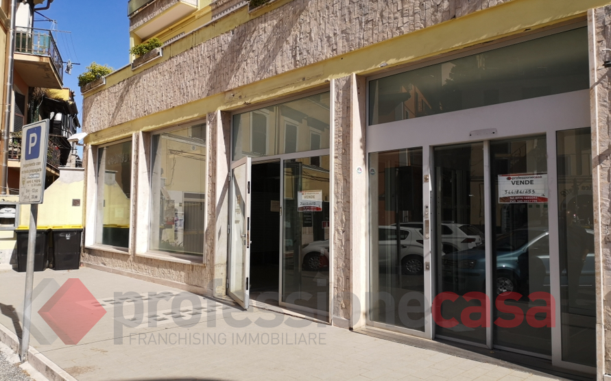 Foto 1 di 4 - Ufficio in vendita a Frosinone