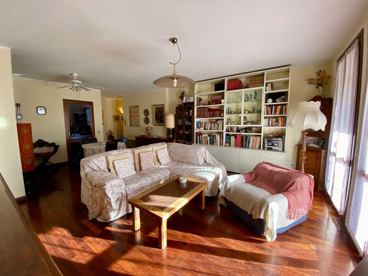 Foto 1 di 50 - Appartamento in vendita a Cremona