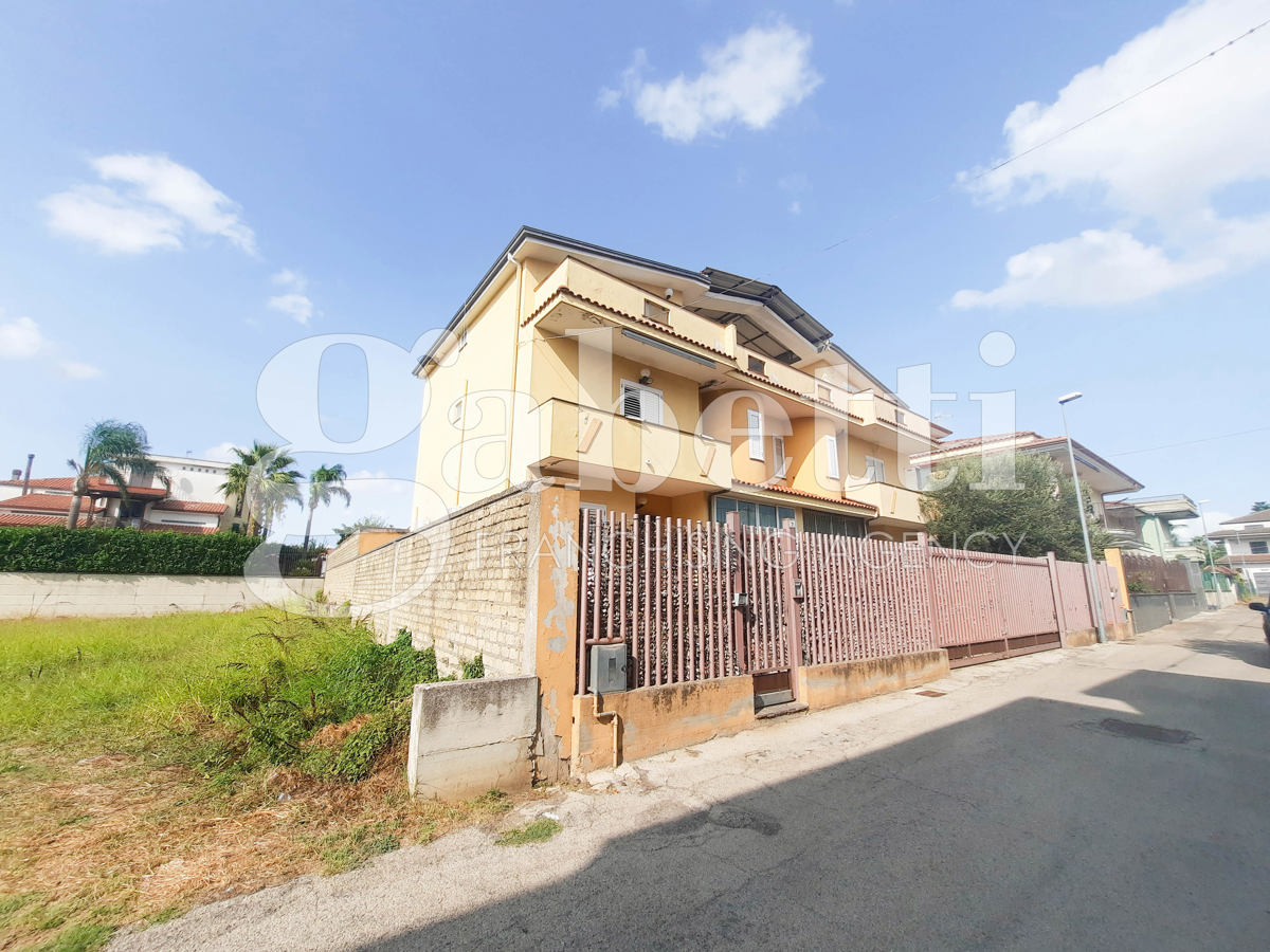Foto 2 di 17 - Villa a schiera in vendita a Casapesenna