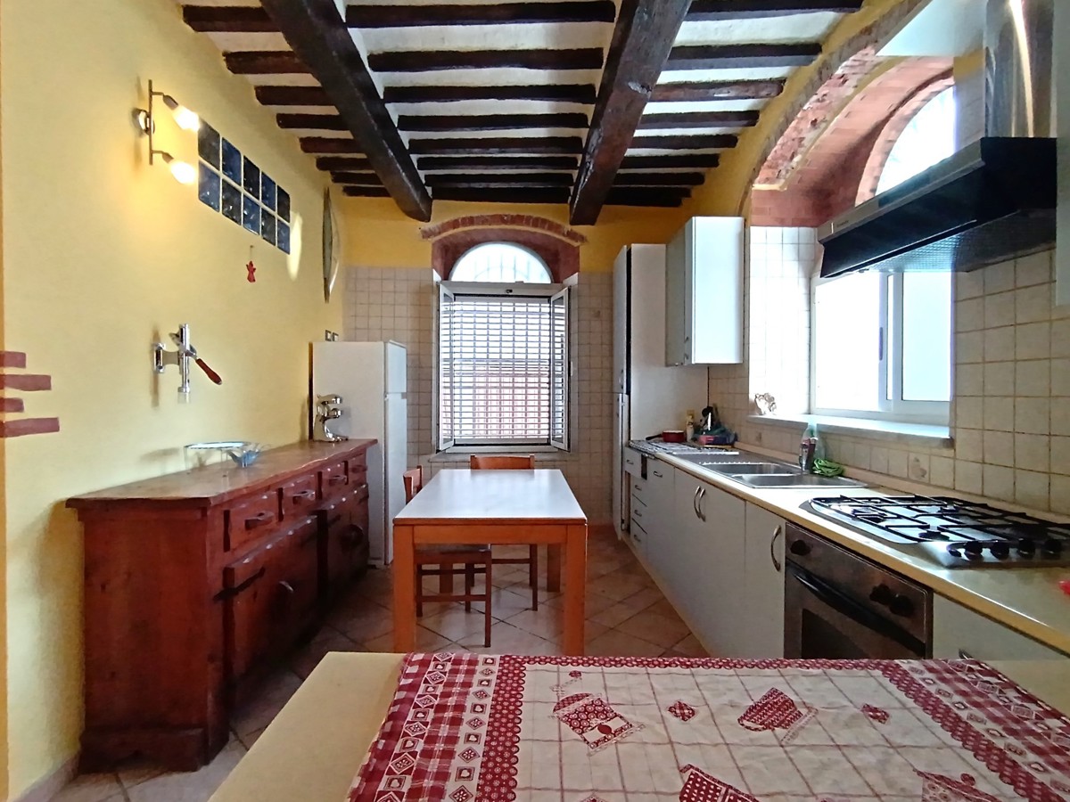 Foto 21 di 43 - Appartamento in vendita a Carrara