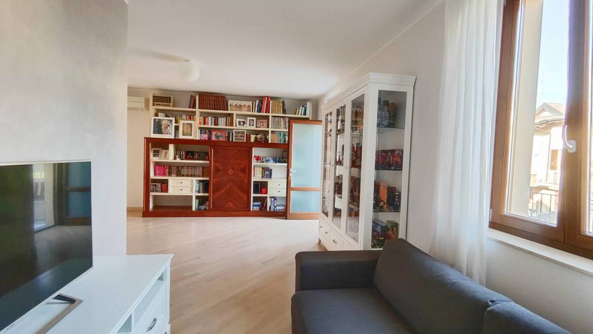 Foto 1 di 23 - Appartamento in vendita a Piacenza