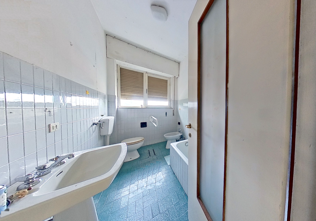 Foto 36 di 37 - Appartamento in vendita a Carrara
