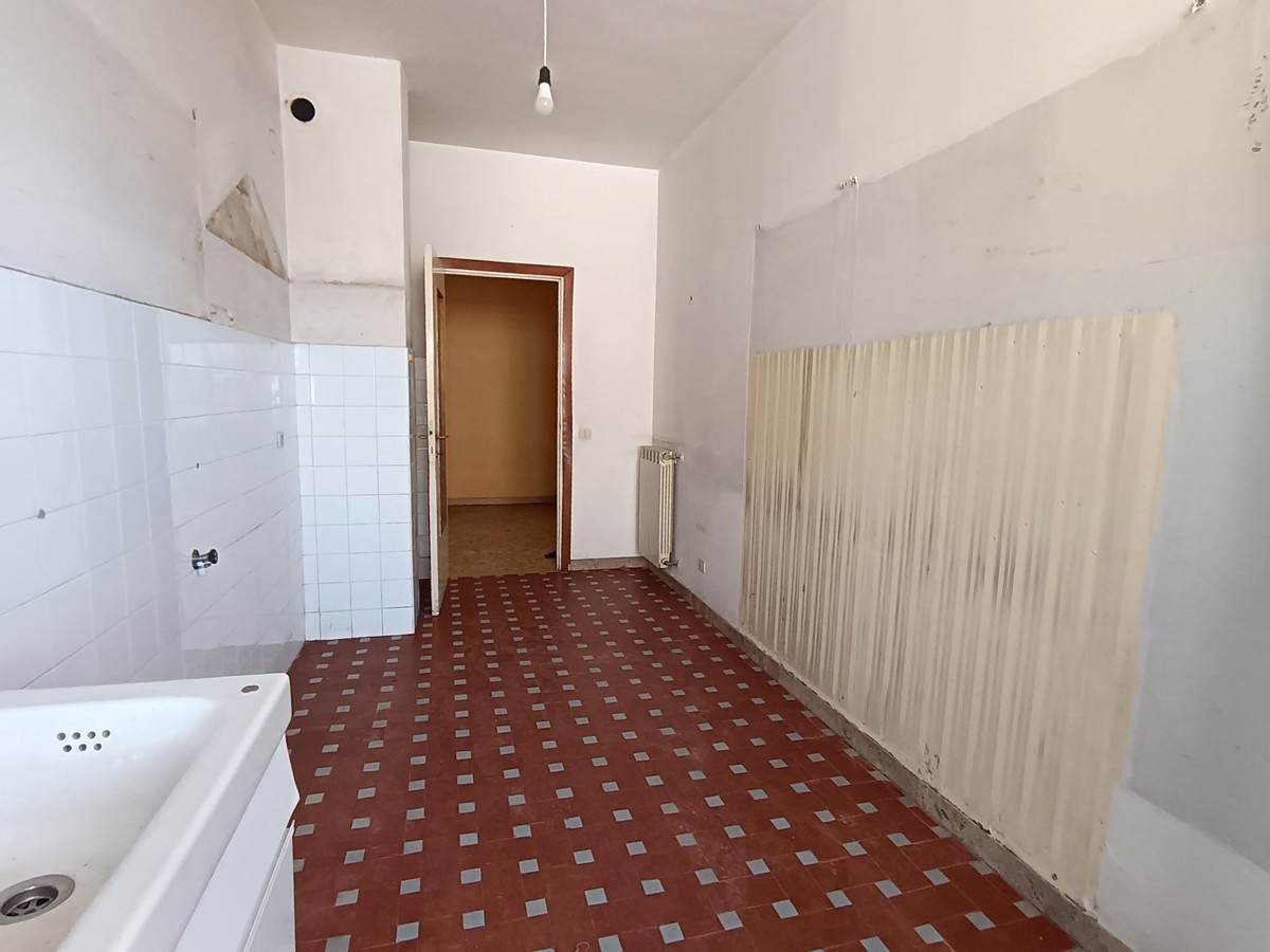 Foto 11 di 37 - Appartamento in vendita a Carrara