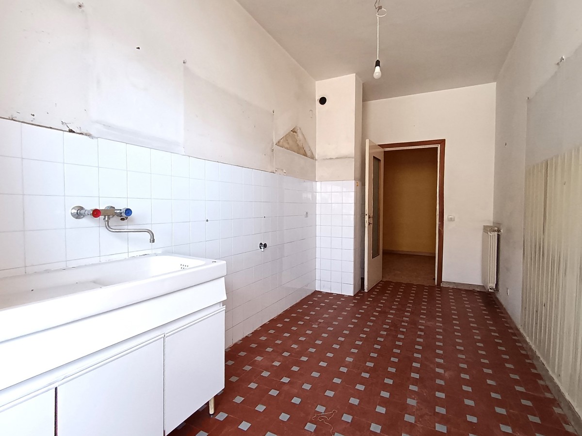 Foto 12 di 37 - Appartamento in vendita a Carrara