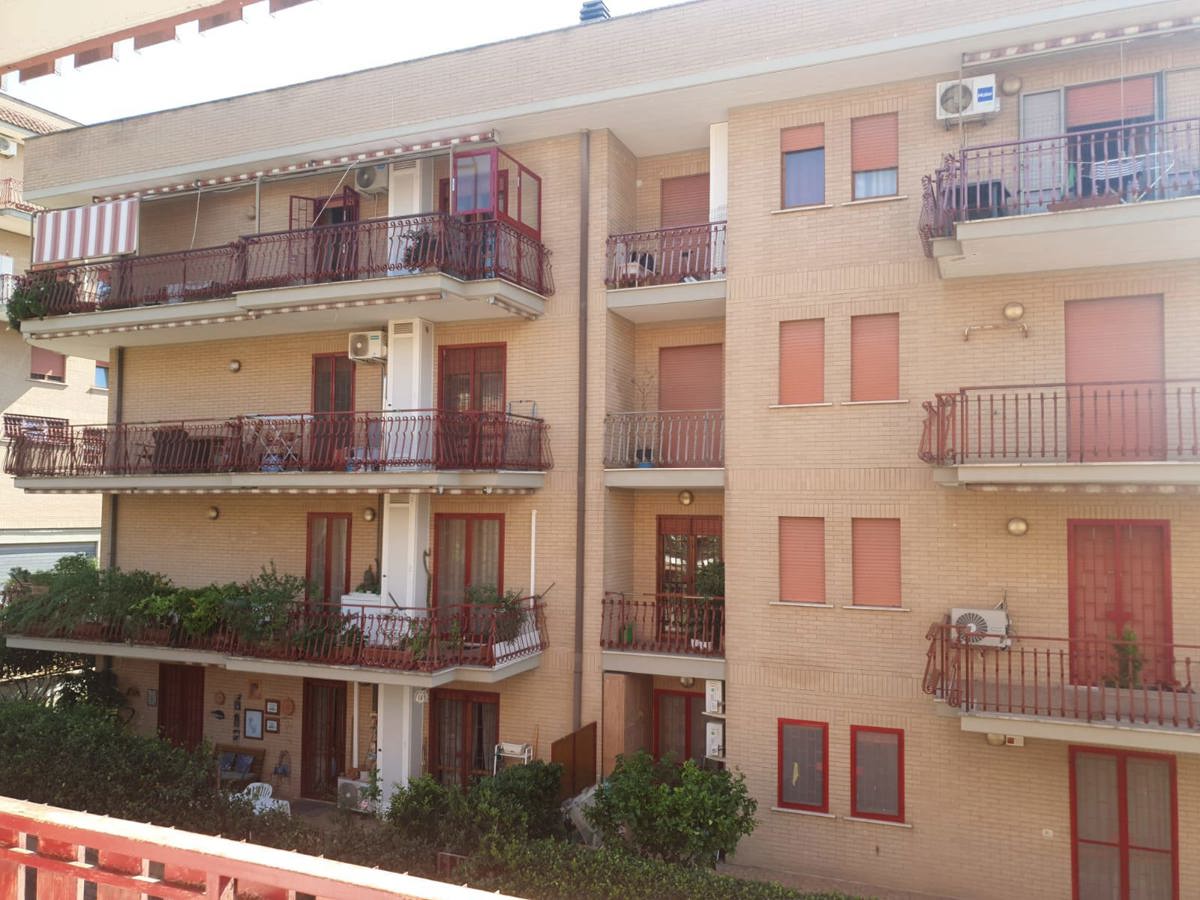 Foto 3 di 44 - Appartamento in vendita a Monterotondo