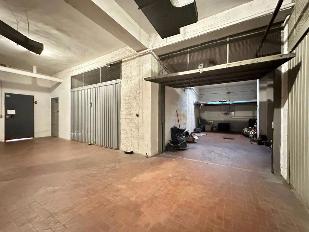 Foto 11 di 21 - Garage in vendita a Ciampino
