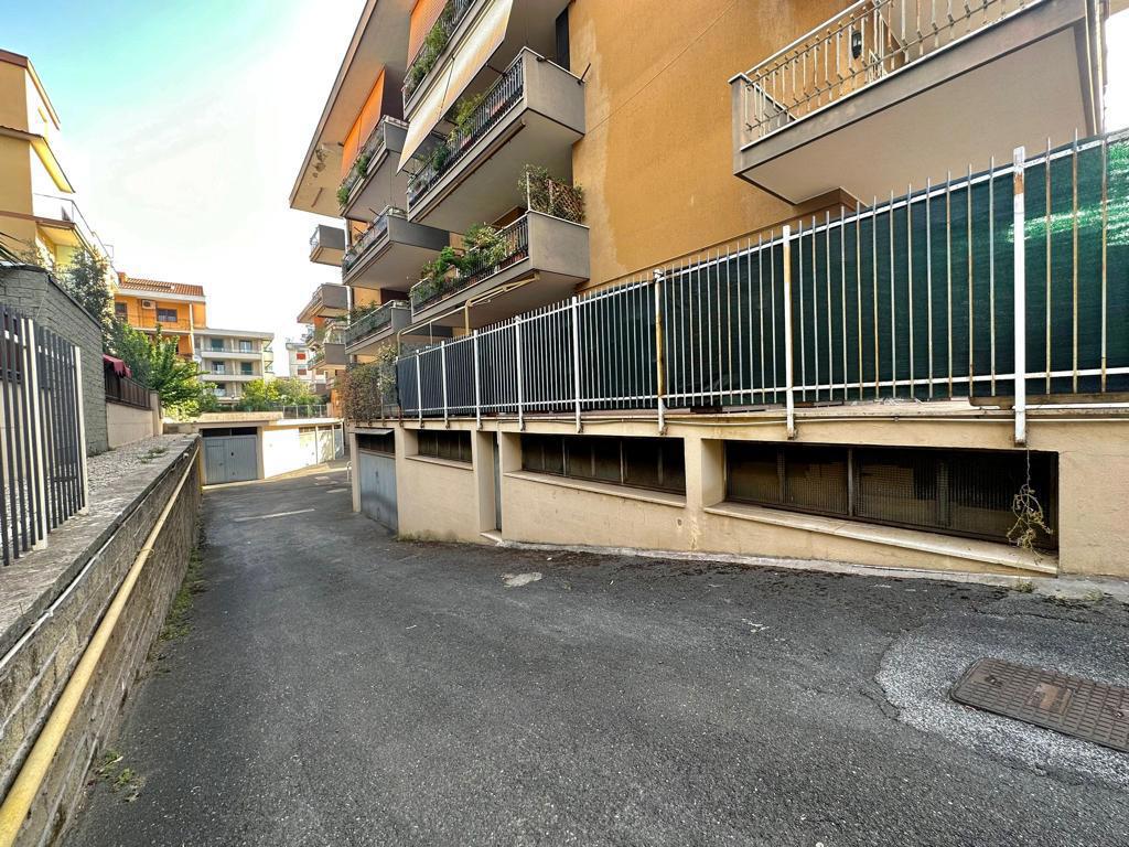 Foto 4 di 21 - Garage in vendita a Ciampino