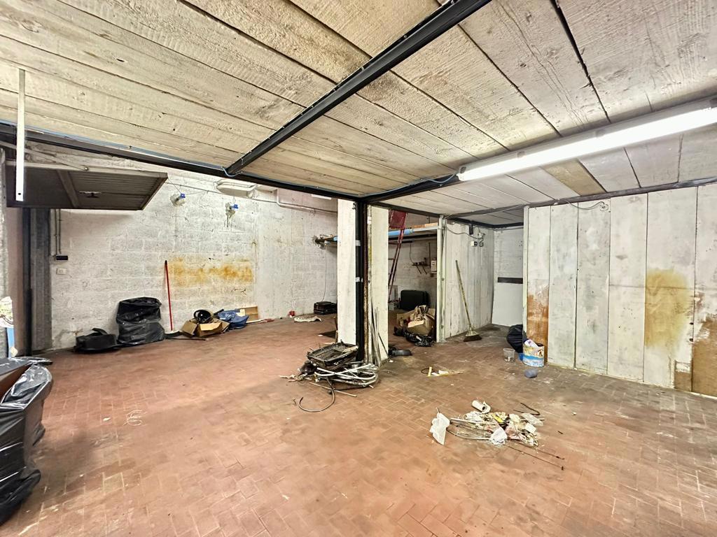Foto 18 di 21 - Garage in vendita a Ciampino