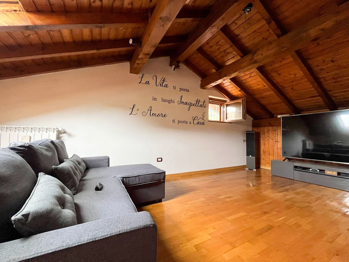 Foto 1 di 39 - Villa a schiera in vendita a Centro Valle Intelvi