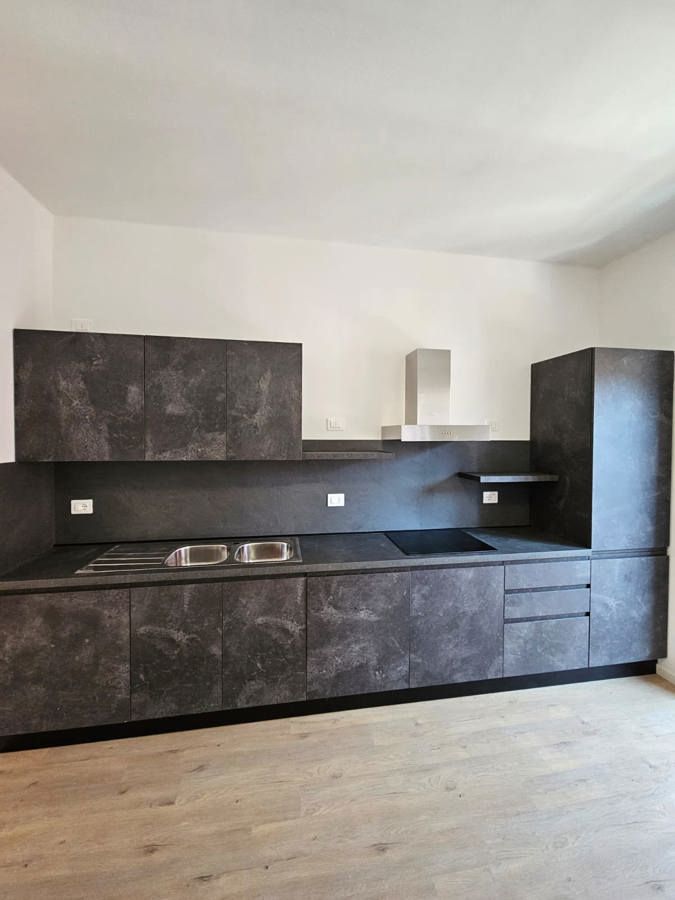 Foto 2 di 9 - Appartamento in affitto a Verona