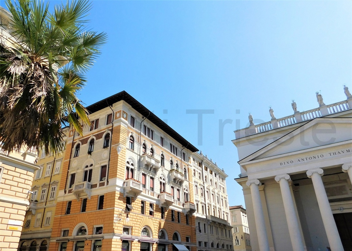 Foto 2 di 20 - Appartamento in vendita a Trieste
