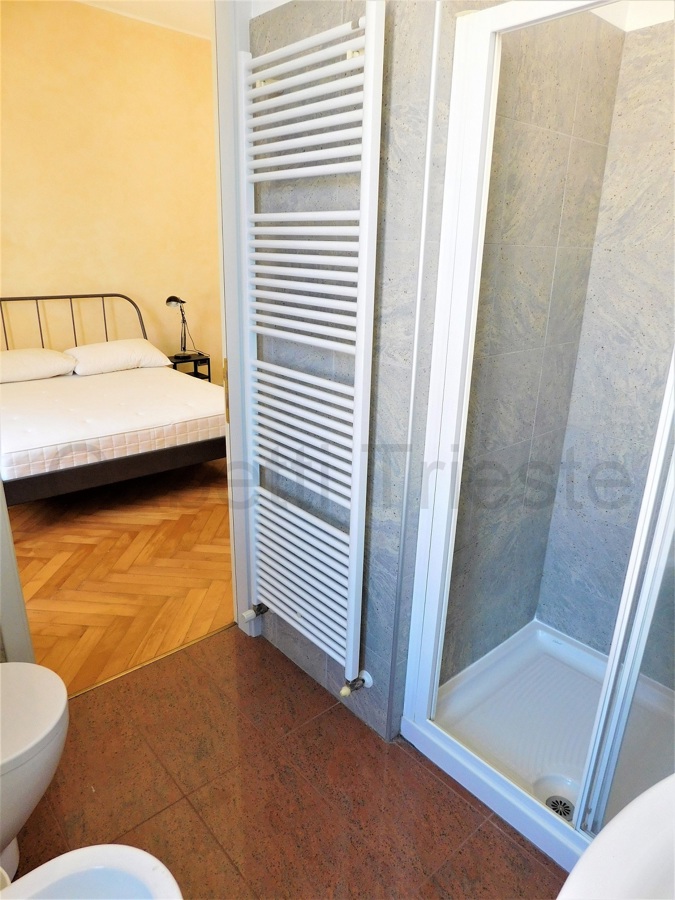 Foto 11 di 20 - Appartamento in vendita a Trieste