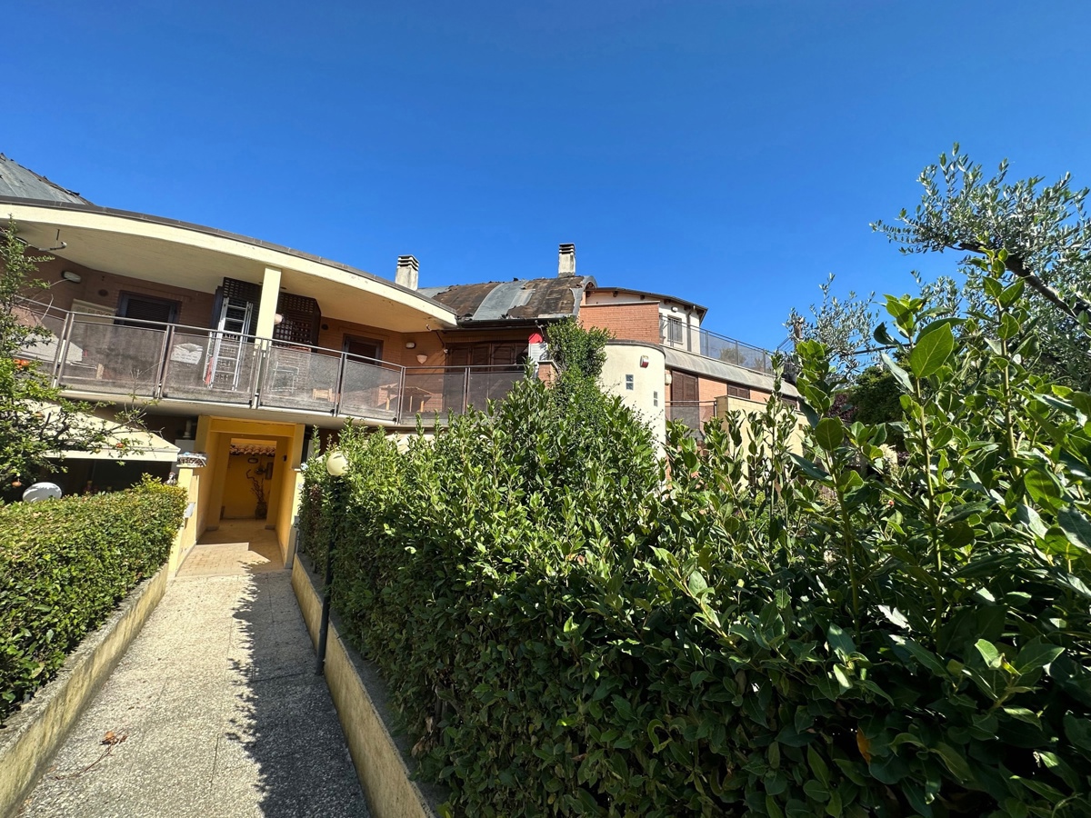 Foto 37 di 45 - Villa a schiera in vendita a Terni