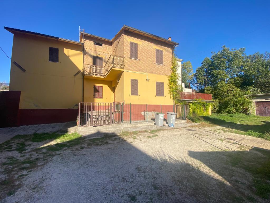 Foto 1 di 18 - Villa a schiera in vendita a Bastia Umbra