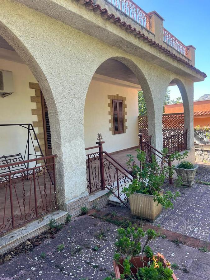Foto 2 di 50 - Villa in vendita a Belmonte Mezzagno