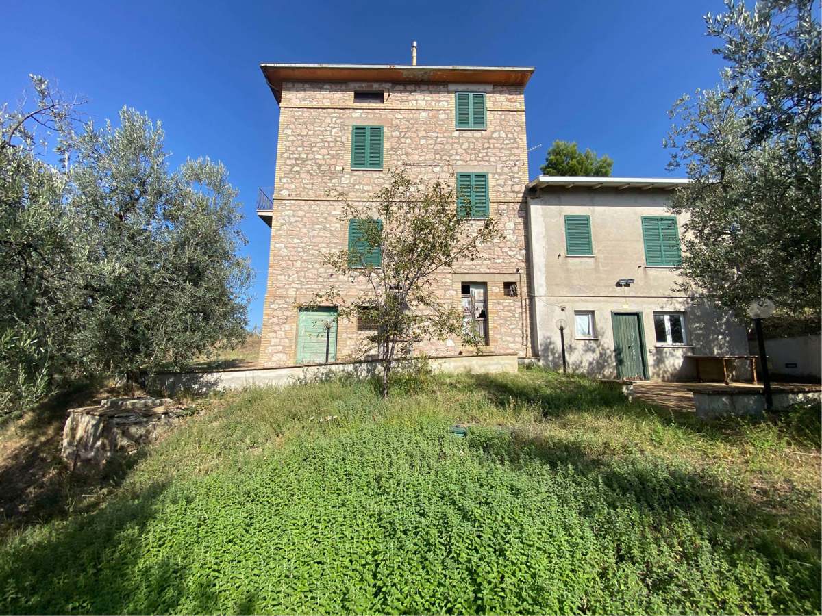 Foto 3 di 31 - Villa a schiera in vendita a Assisi