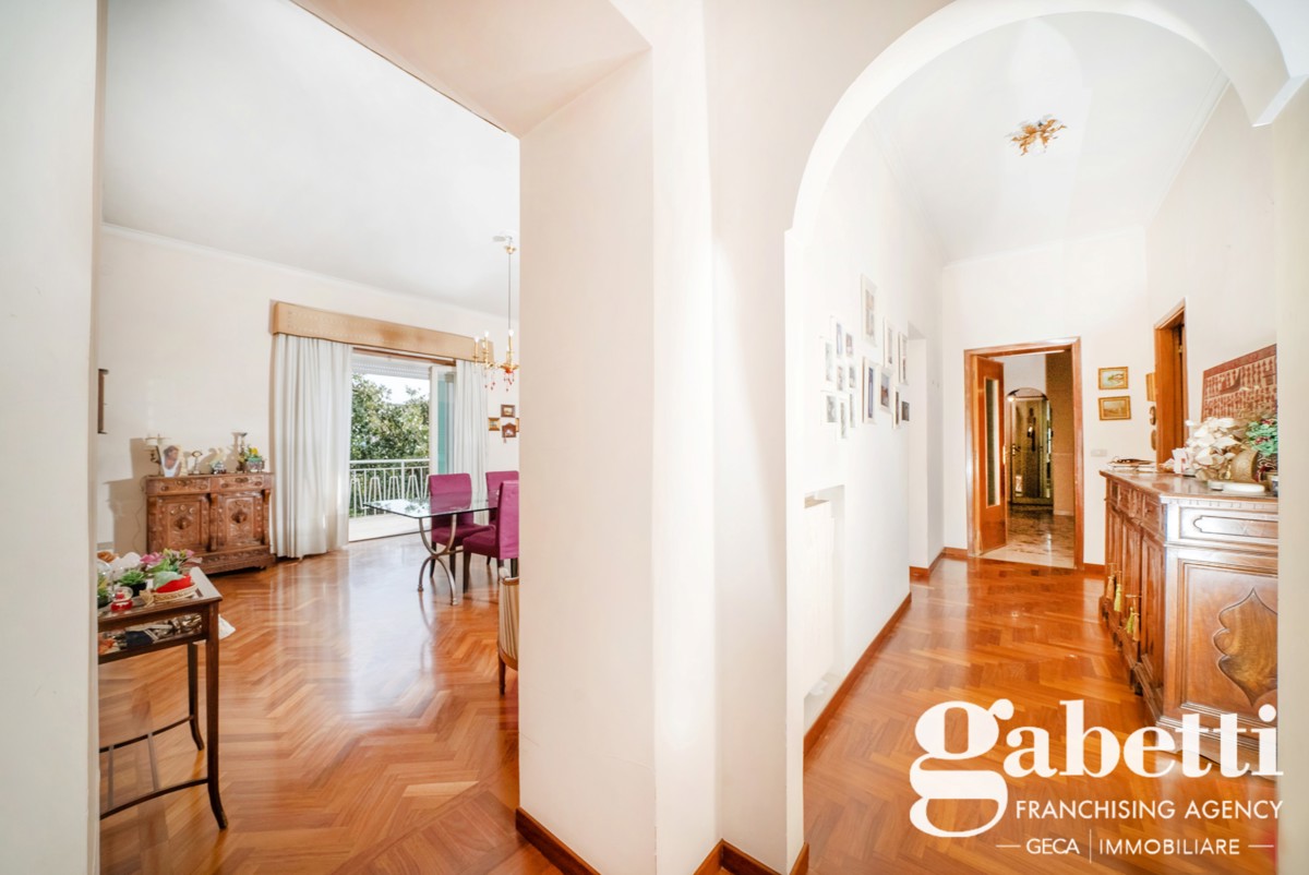Foto 15 di 33 - Appartamento in vendita a Napoli