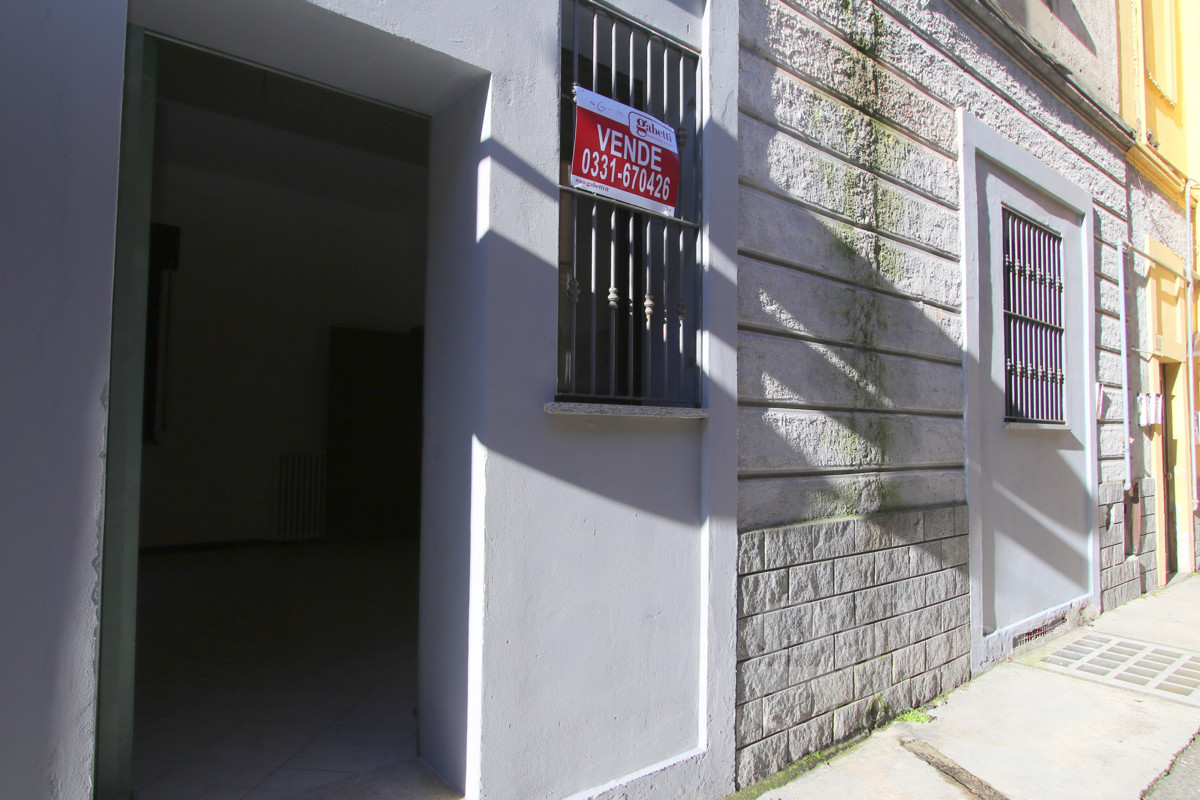 Foto 2 di 35 - Appartamento in vendita a Busto Arsizio