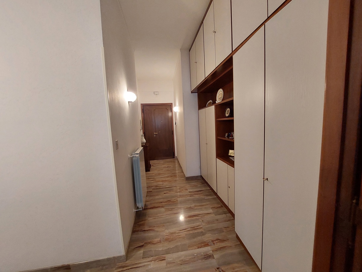Foto 3 di 14 - Appartamento in vendita a Albano Laziale