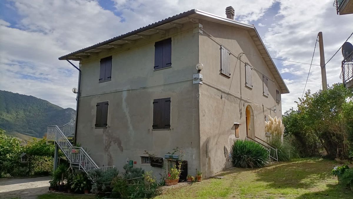 Casa indipendente in vendita a Valsamoggia (BO)