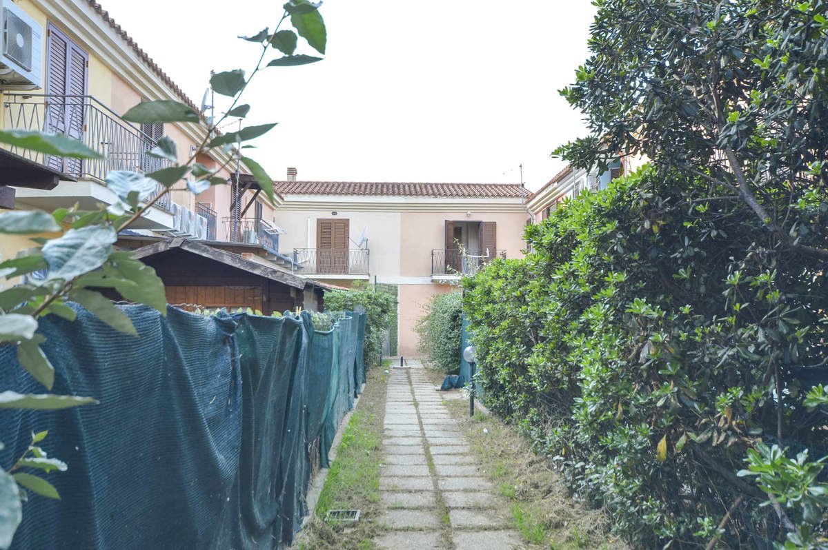 Foto 26 di 27 - Villa a schiera in vendita a Olbia