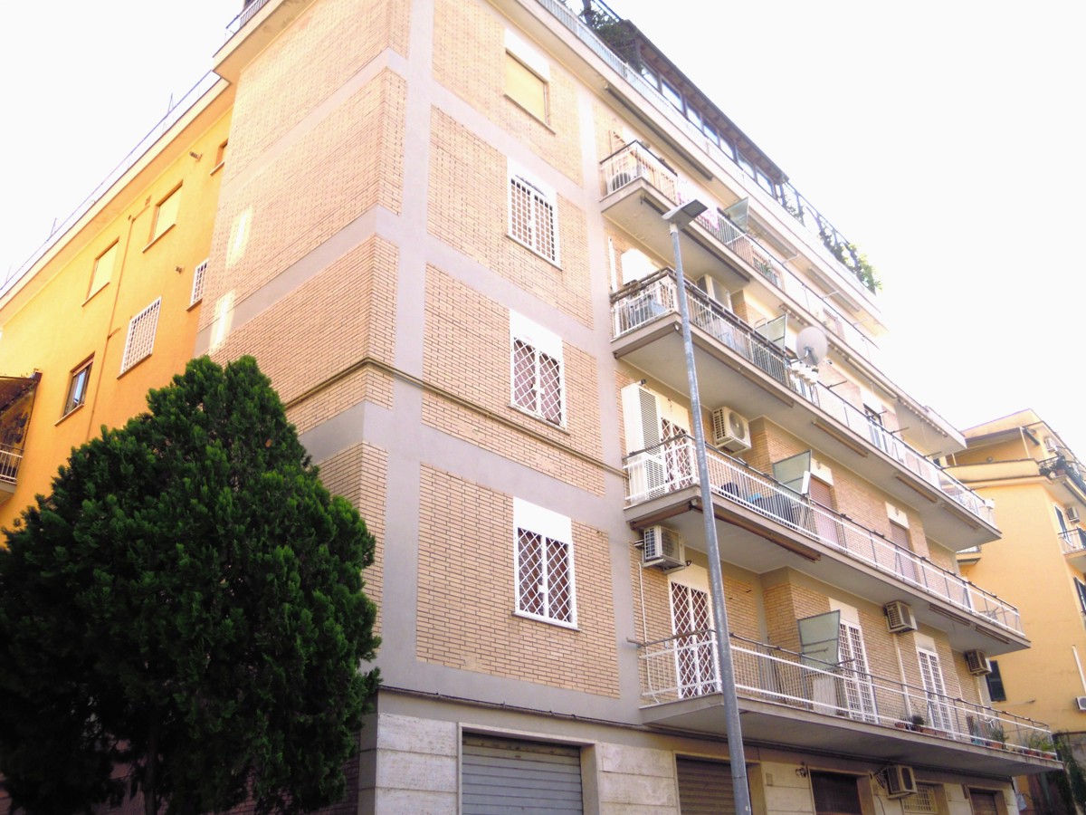 Foto 3 di 45 - Appartamento in vendita a Roma