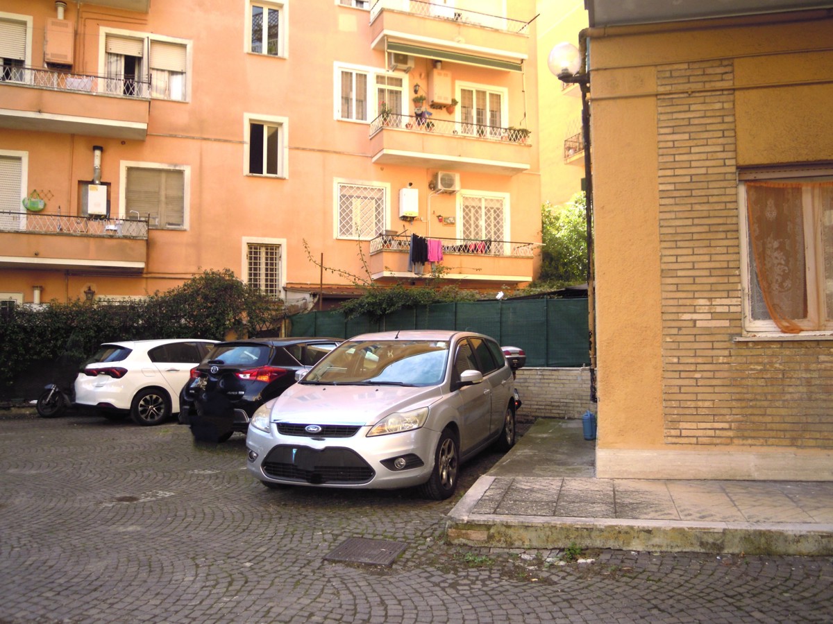 Foto 40 di 45 - Appartamento in vendita a Roma